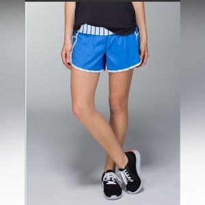 Lululemon tracker shorts 4” inseam size 6 pipe dream blue and white stripe